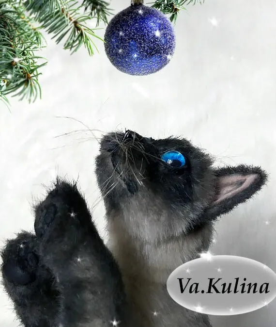 Реалистичная кошка Селия, тёмно-серая