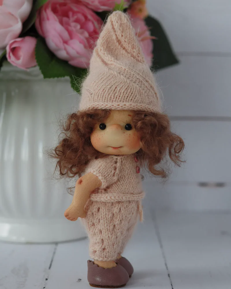Кукла щекастик гном