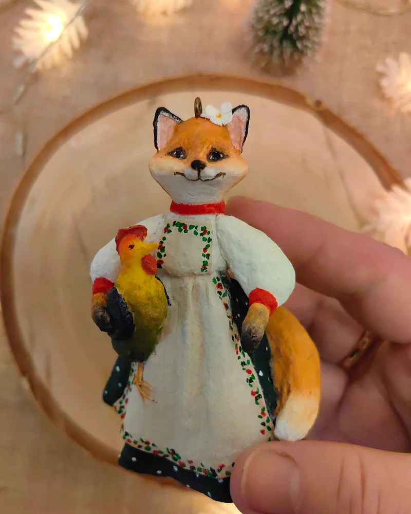 Ватная елочная игрушка Лисичка с петушком