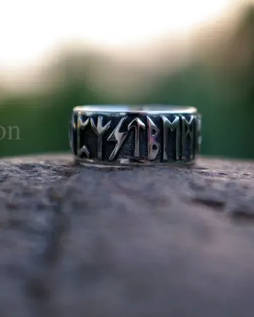 Руническое кольцо (рунический круг старшего футарка) — Основной