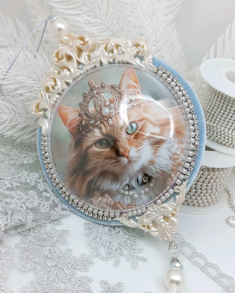 Медальон на елку Snow princess голубой из бархата