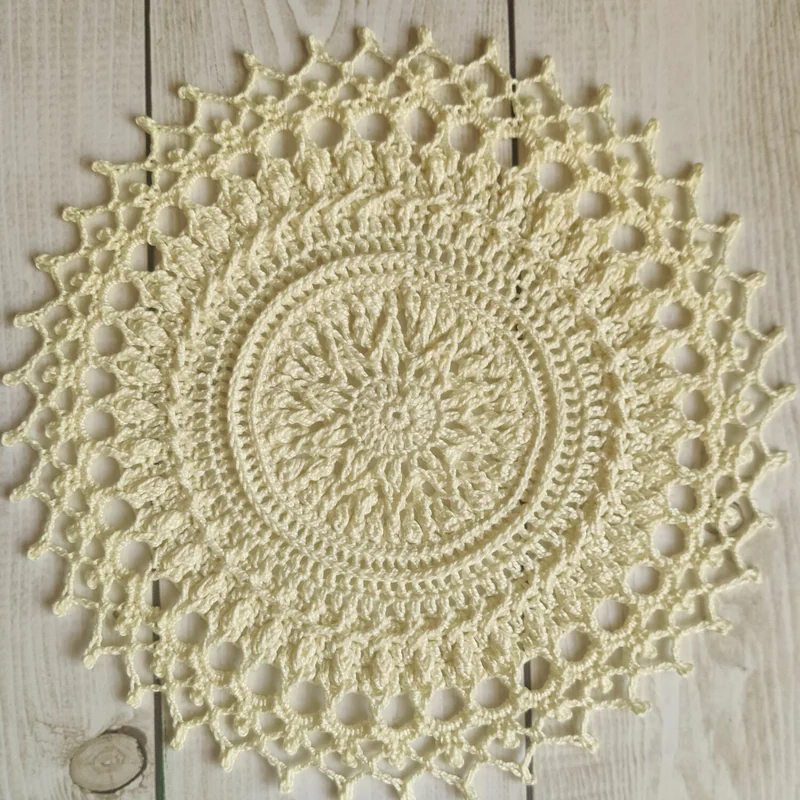 Бежевая объёмная салфетка