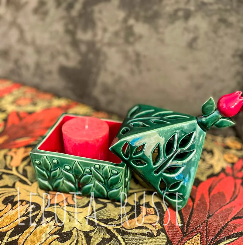 Подсвечник фарфоровый «Аленький цветочек»