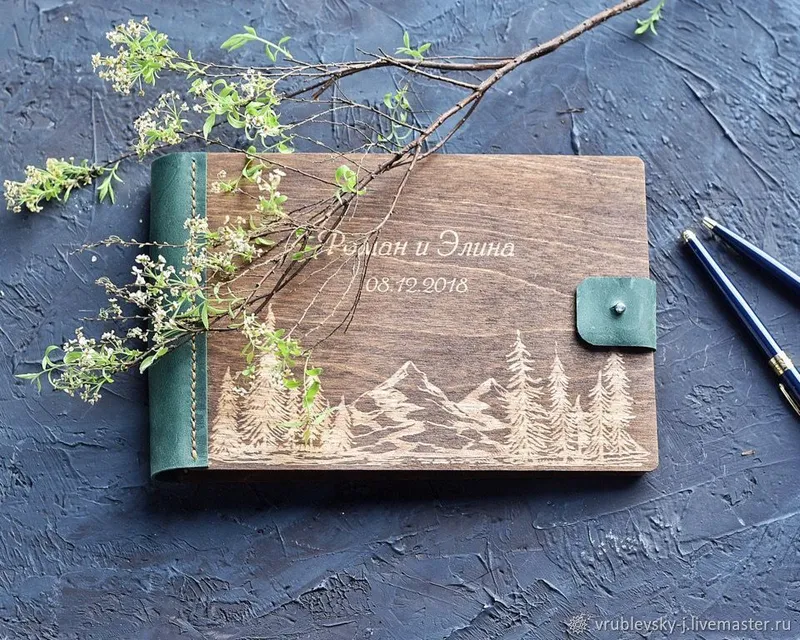 Свадебная книга пожеланий Memory из кожи и дерева