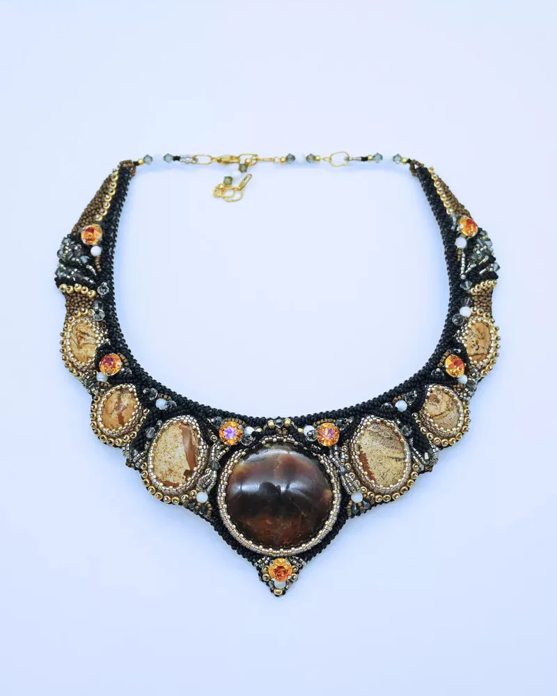 Колье с натуральными камнями и Swarovski