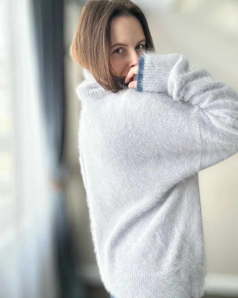 Вязаный женский свитер ангора