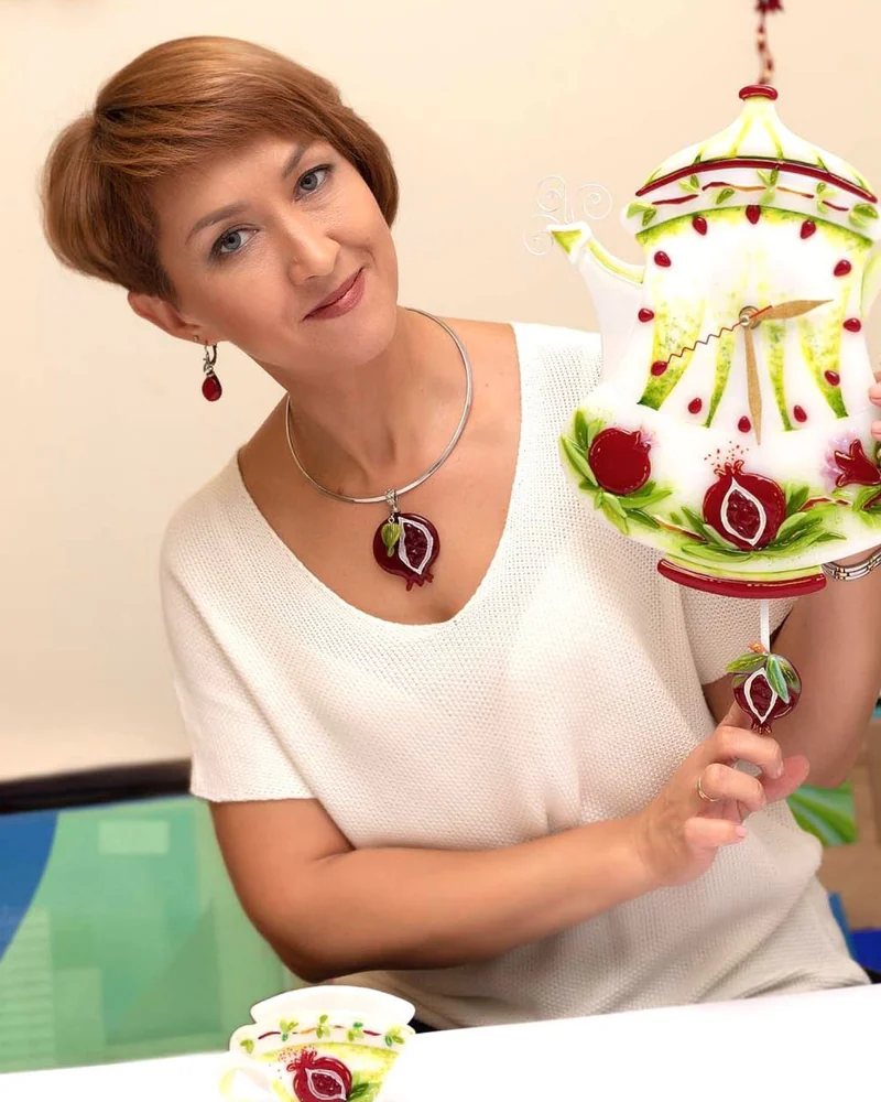 Часы фьюзинг с маятником Чайник с гранатами фьюзинг