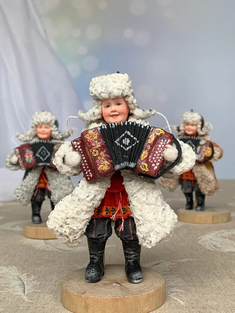 Мальчик с гармонью