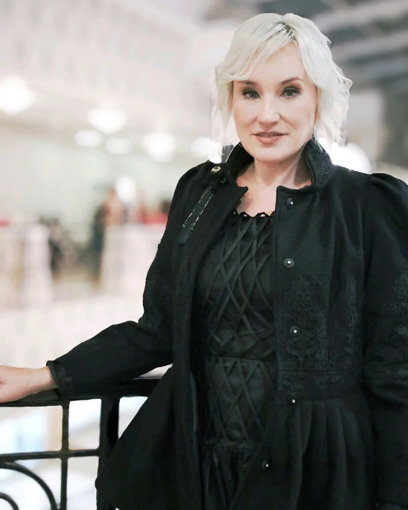 Пальто с вышивкой и кружевом А ля Рус
