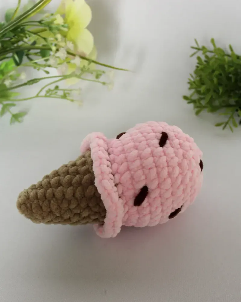 Мягкая вязаная игрушка «Мороженое» плюшевое — Бежевый и розовый