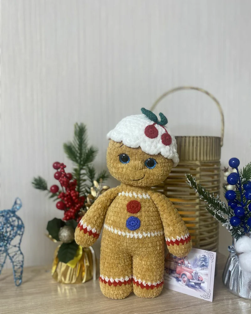 Вязаный пряничный человечек амигуруми