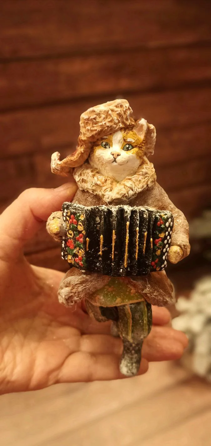 Кот Васька с гармошкой