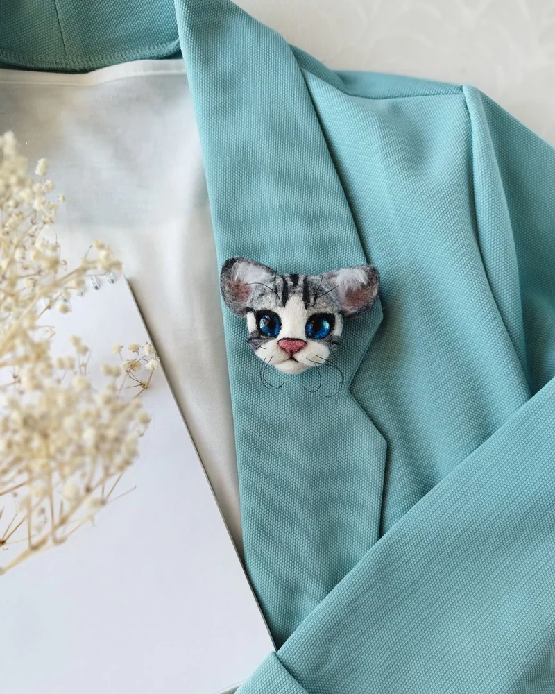 Брошь из шерсти котик, кот, брошка серый котенок