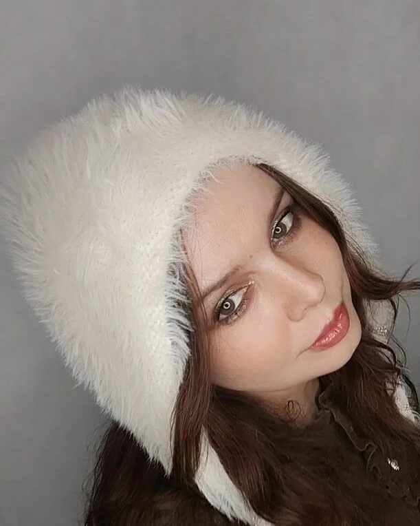 чепчик пушистый вязаный