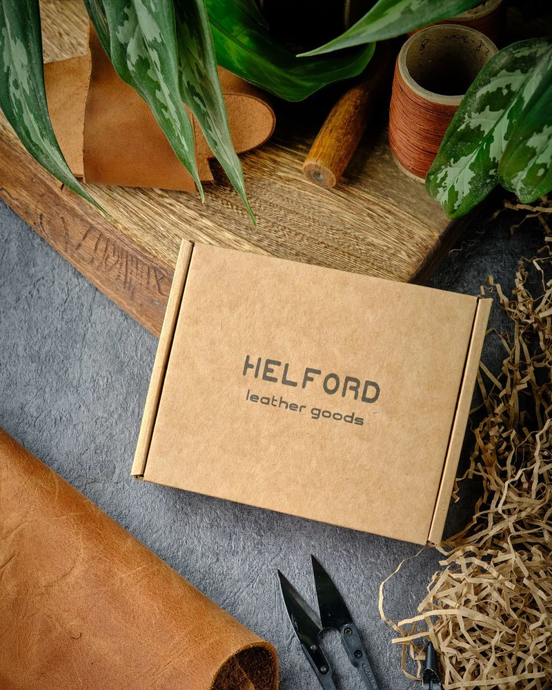 Картхолдер из натуральной кожи HELFORD Деккер — Коричневый