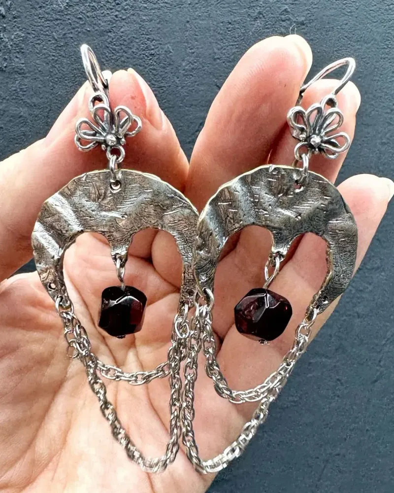 Серьги крупные лунница с янтарем