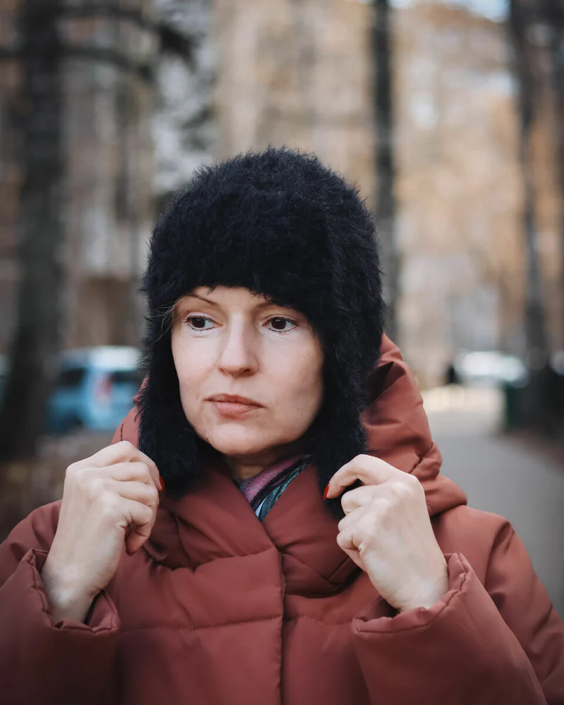 Шапка ушанка женская вязаная, Черная ушанка из эко меха — Чёрный