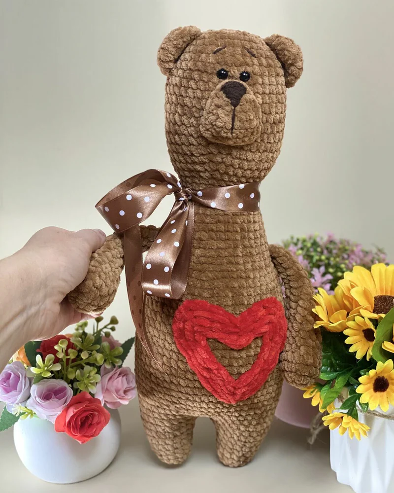 Вязаный коричневый мишка амигуруми