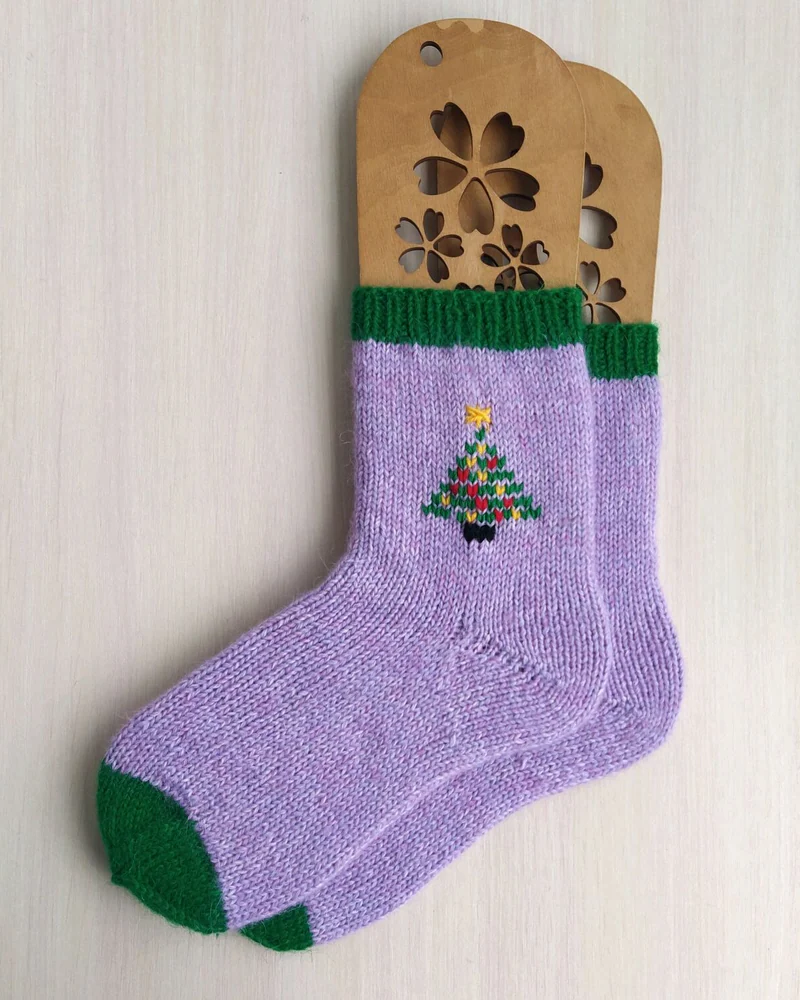 Новогодний подарочный набор вязаных носков RussianSocks ручной работы в коробке — Набор Щелкунчик