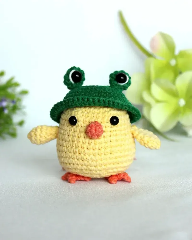 Мягкая вязаная игрушка Цыплёнок — Желтый и зеленый