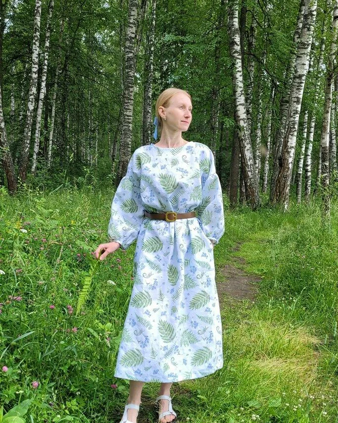 Платье льняное с незабудками, голубое