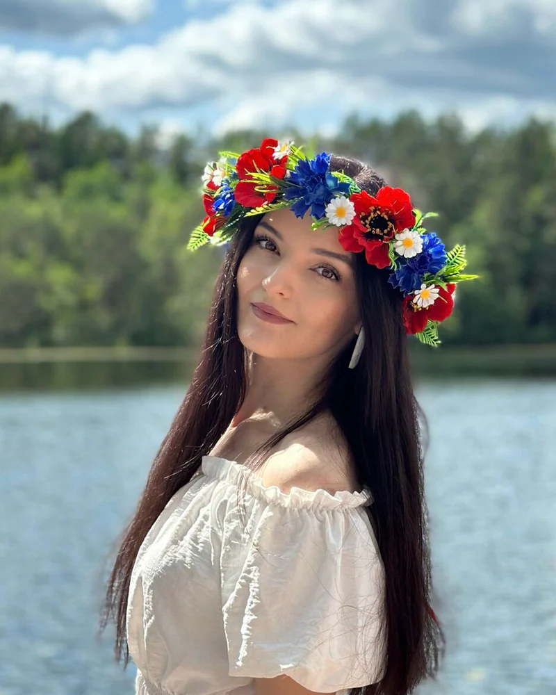 Венок с васильками и маками — Основной