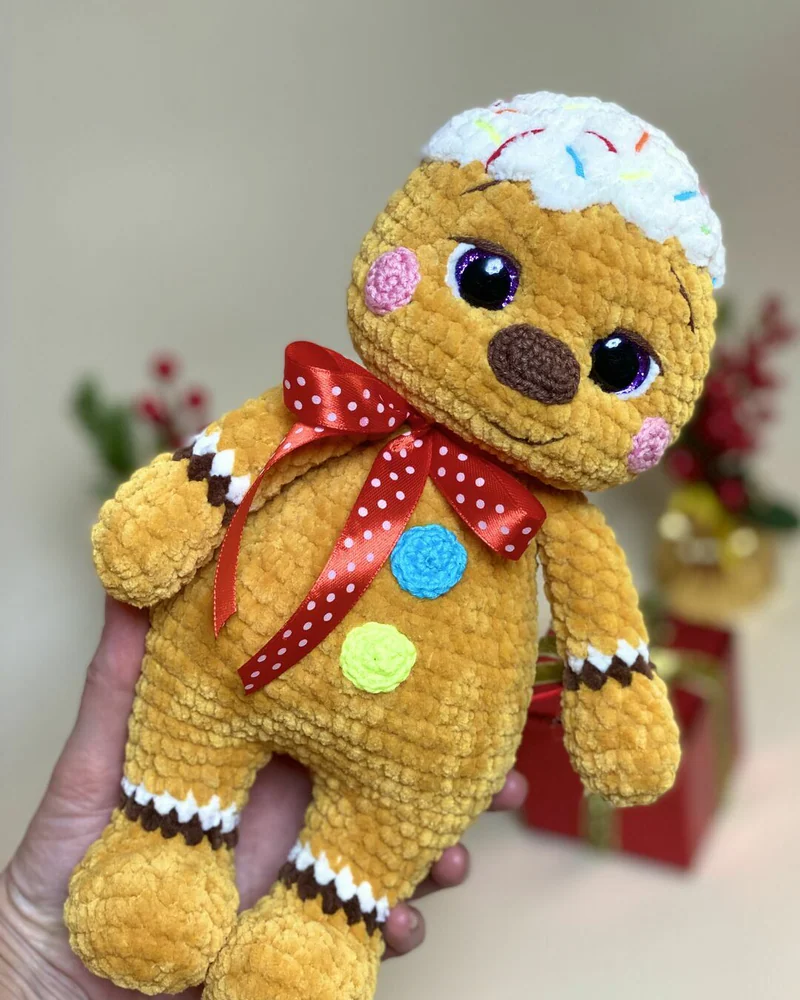 Вязаный пряничный человечек амигуруми