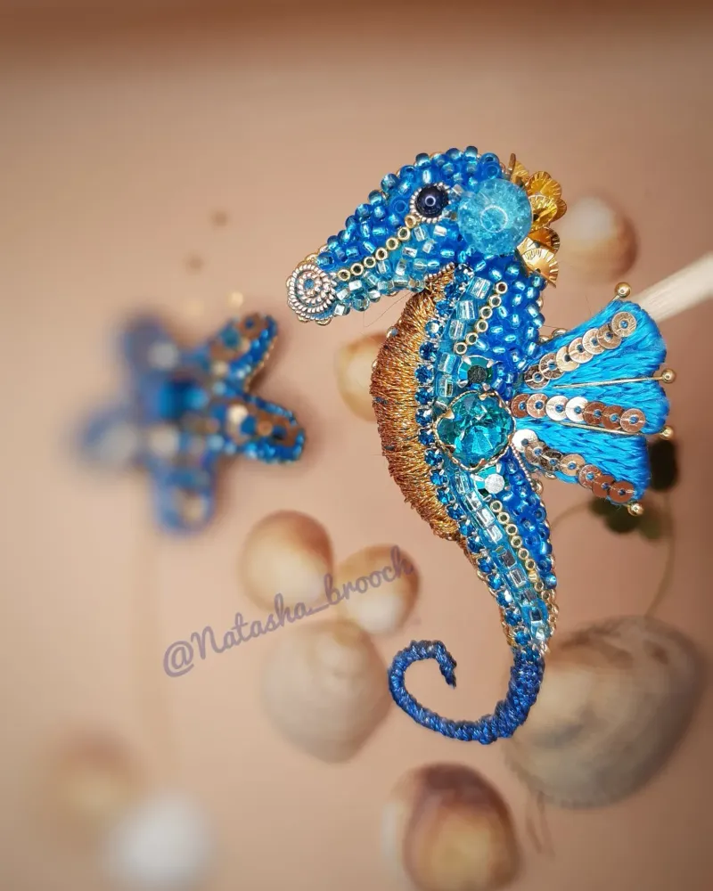 Брошь «Морской конёк», синяя