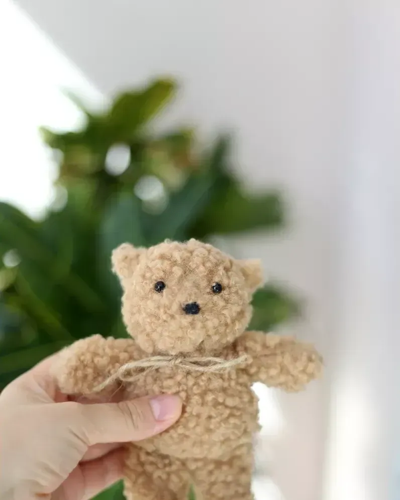 Мишка маленький из кудрявого меха — Светло-коричневый
