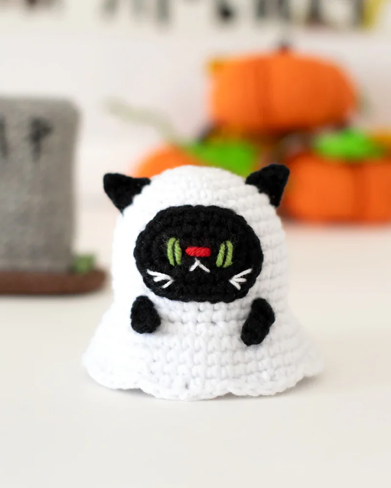 Кот приведение вязаная игрушка