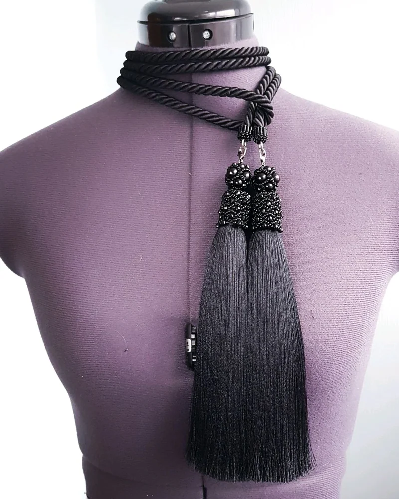 Пояс с кисточками "Black Silk"