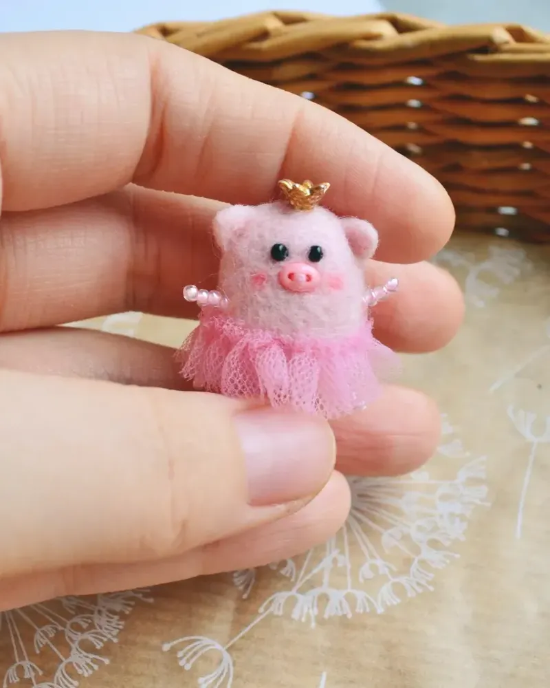 Свинка-принцесса, 3 см — 3 см