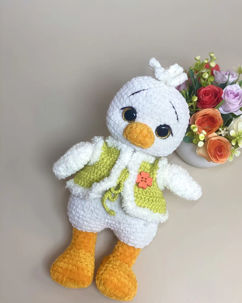 Вязаный белый утёнок амигуруми
