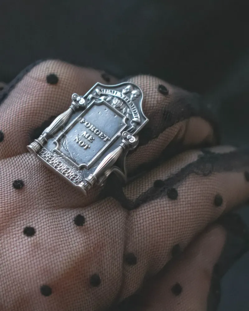 Кольцо «Надгробие» — Forget me not
