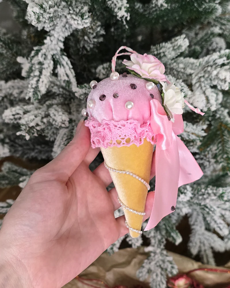 Елочная игрушка Мороженое — Розовый