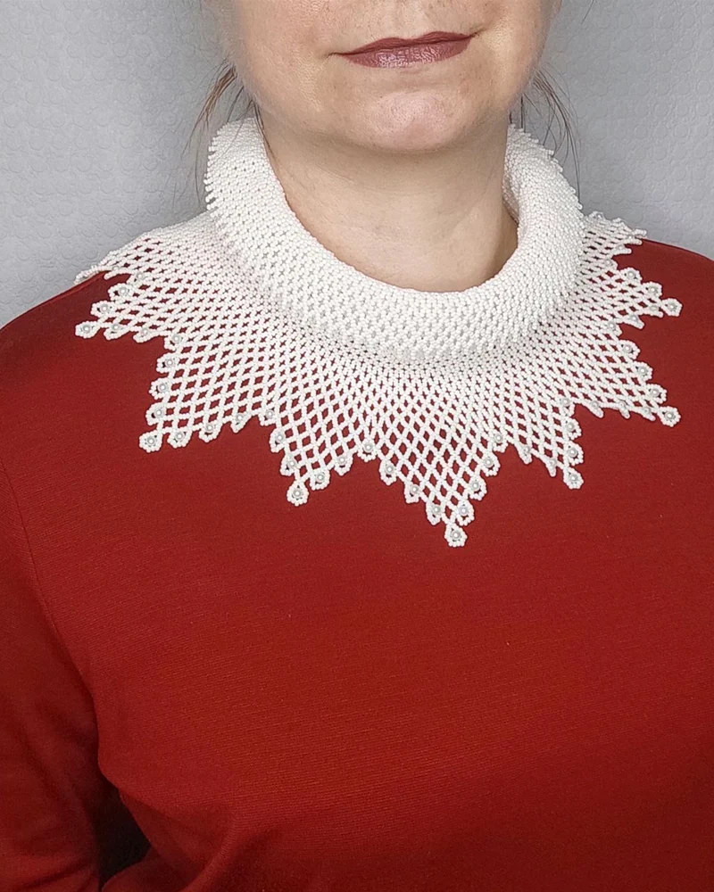 Белый кружевной воротник из бисера и жемчуга Мария Стюарт