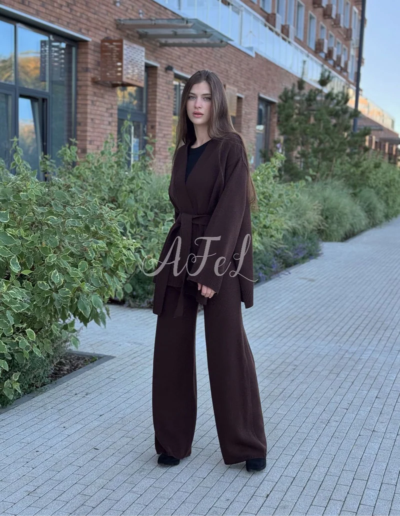 Вязаный брючный костюм Горький шоколад