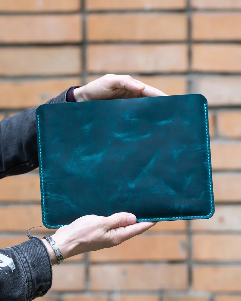 Кожаный чехол для iPad горизонтальный — Морская волна