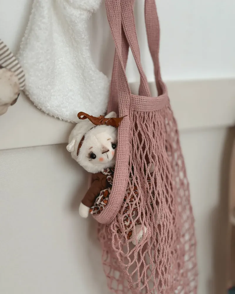 Белая кошечка, 18 см