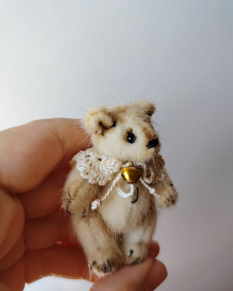 Коричневый миниатюрный мишка