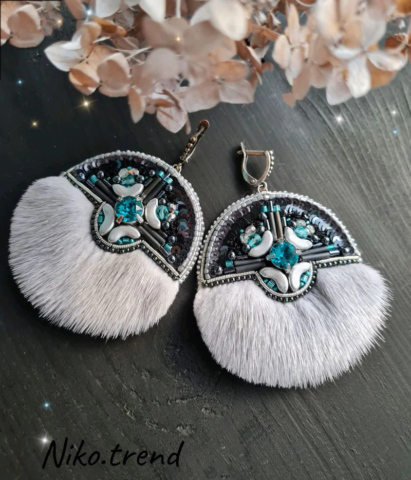 Серьги с мехом норки "Механизмы",вышитые бисером, мультиколор
