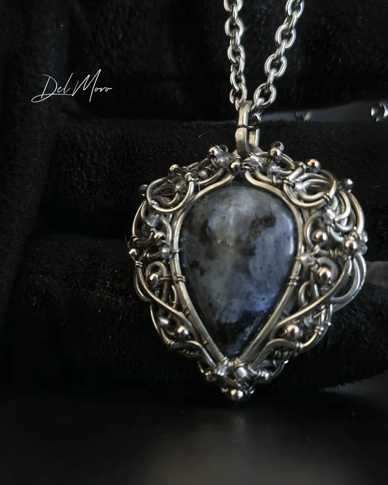 Кулон «Cold Heart» с ларвикитом — Серебристый, Ларвикит 1