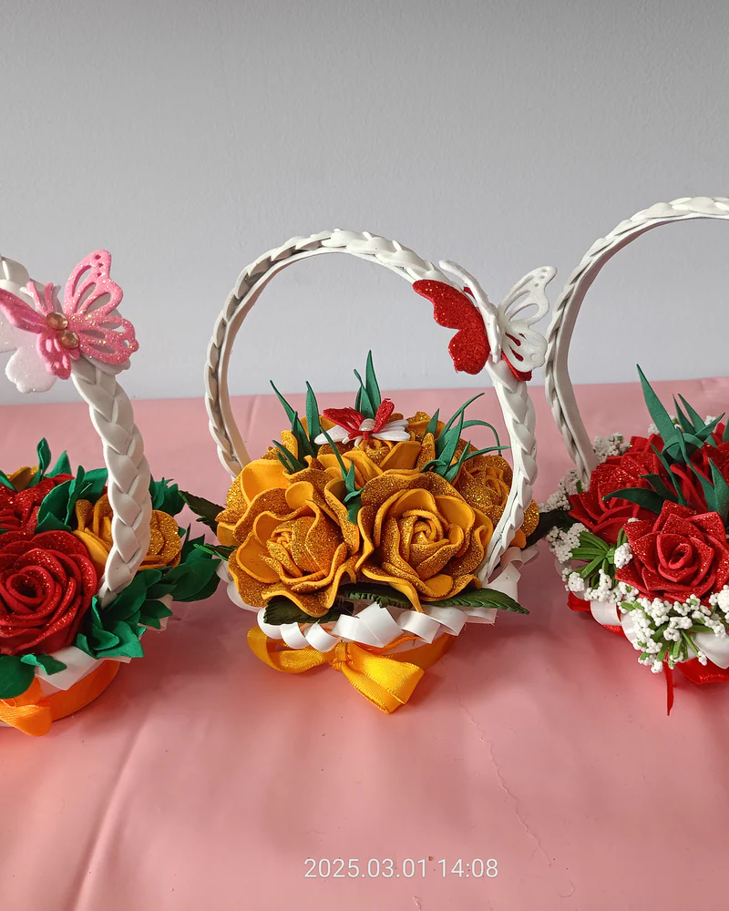 МИНИ БУКЕТ в корзинке.