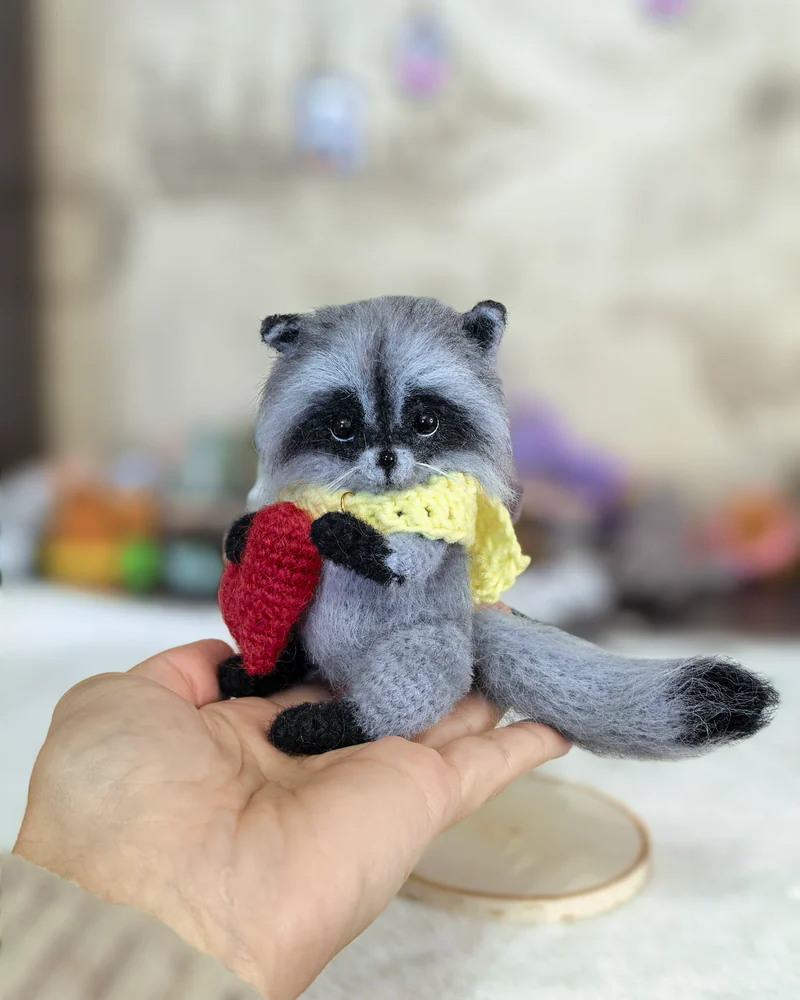 Вязаная игрушка Енот — Енот