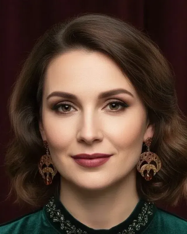 Серьги крупные лунница с янтарем