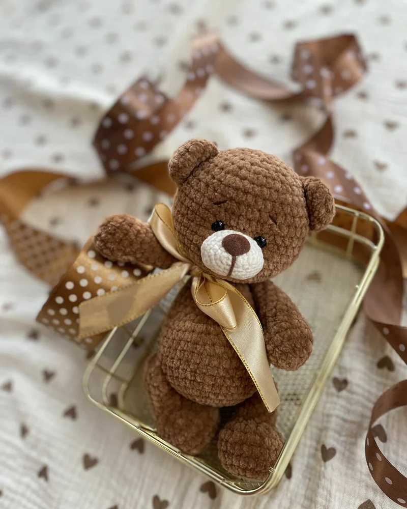 Вязаный коричневый мишка амигуруми