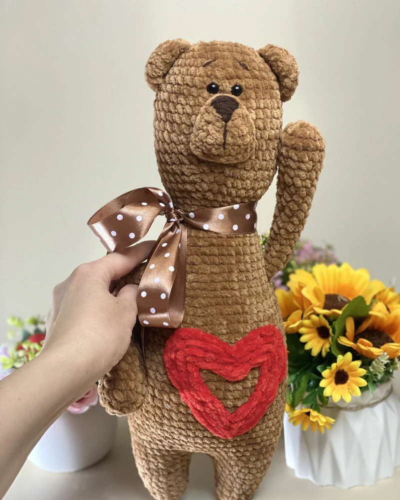Вязаный коричневый мишка амигуруми