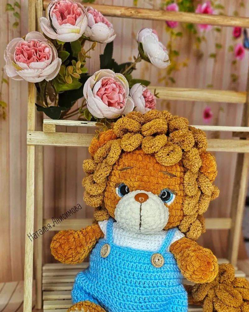 Игрушка с метрикой,вязаная игрушка львенок — В съёмной одежде