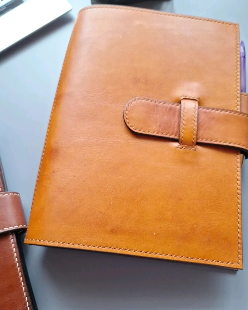 Кожаный блокнот на кольцах