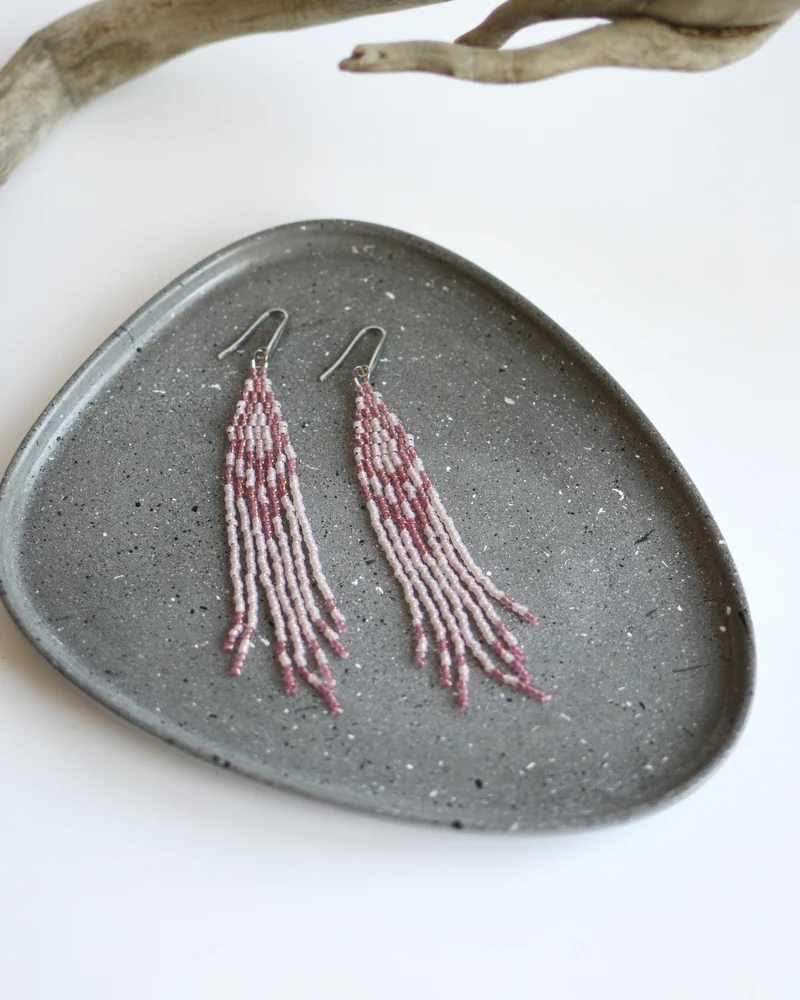 Серьги из бисера с бахромой — Нежно-розовый